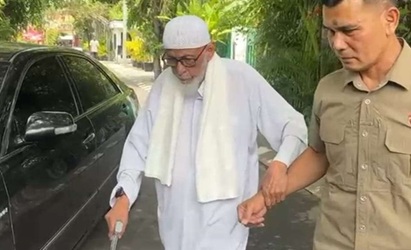Jokowi Terima Kunjungan Ustaz Abu Bakar Ba'asyir di Solo, Ini Isi Pertemuan Singkatnya